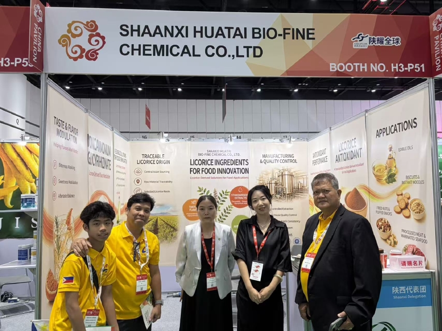 Group photo with Huataivita Foods Asia customers
